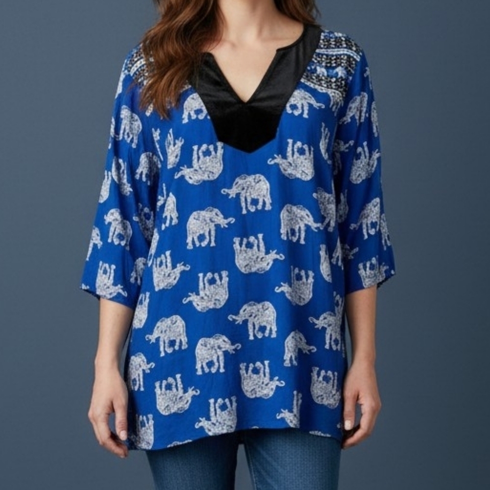 CROWN & IVY Blue Elephant Black Velvet Tunic 1X